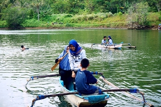 Perahu Tradisional Telaga Menjer